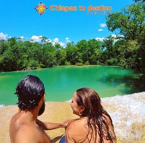 Naden juntos en las inigualables cascadas de Roberto Barrios y pasen un buen momento a solas.