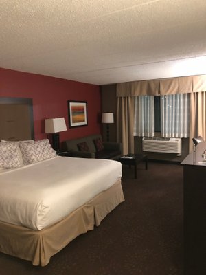 HOLIDAY INN EXPRESS & SUITES ELGIN, AN IHG HOTEL - Updated 2024 Reviews ...