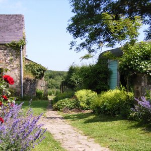 Entrance towards Landsker House