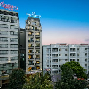 Sen Grand Hotel & Spa in Cau Giay, image may contain: Hotel, City, Urban, High Rise
