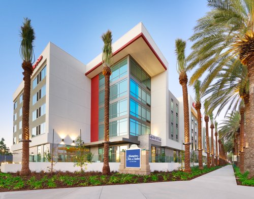 Hampton Inn & Suites Anaheim image