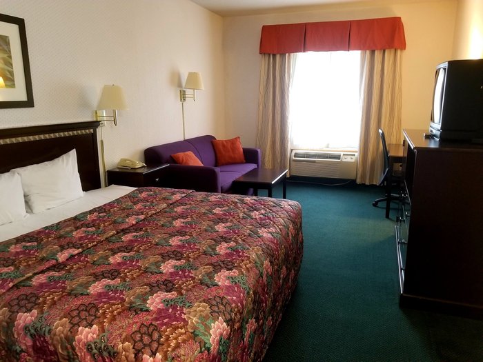 RODEWAY INN URBANA CHAMPAIGN UNIVERSITY AREA - Prices & Hotel Reviews ...