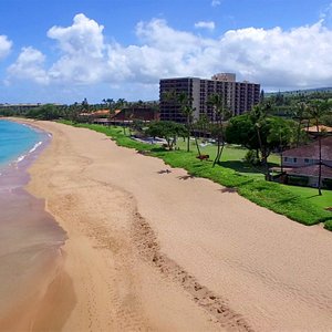 Set oceanfront along a 1/2 mile stretch of beautiful Kaanapali Beach