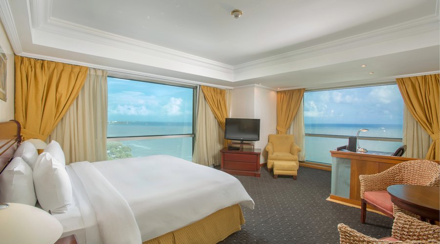EXECUTIVE DELUXE OCEAN FRONT