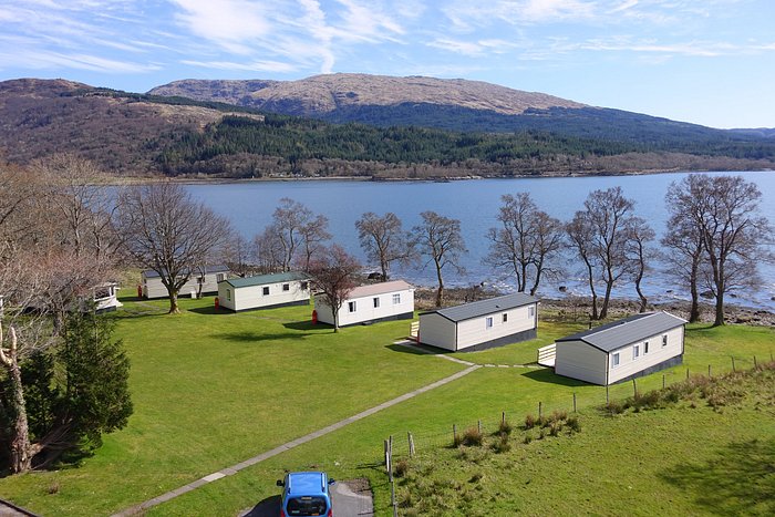 https://dynamic-media-cdn.tripadvisor.com/media/photo-o/16/e7/8d/eb/lochside-caravans.jpg?w=700&h=-1&s=1