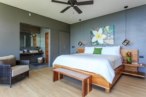 Room & Suite