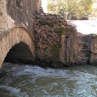 El agua pasando por el molino
