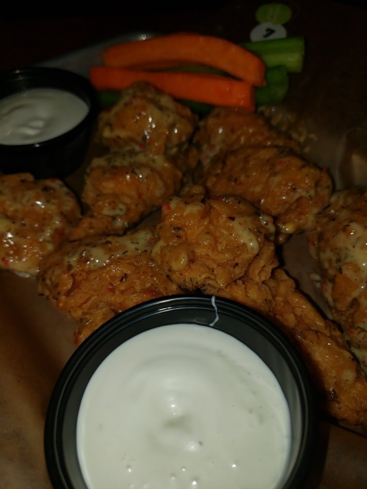 Buffalo Wild Wings Denver Stapleton Photos And Restaurant Reviews Order Online Food 7456