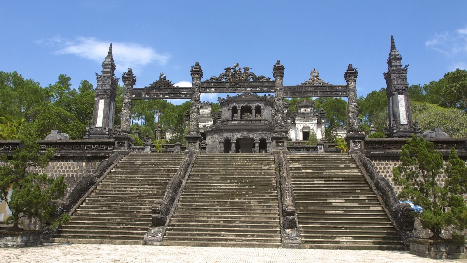 Royal Tombs, Hue