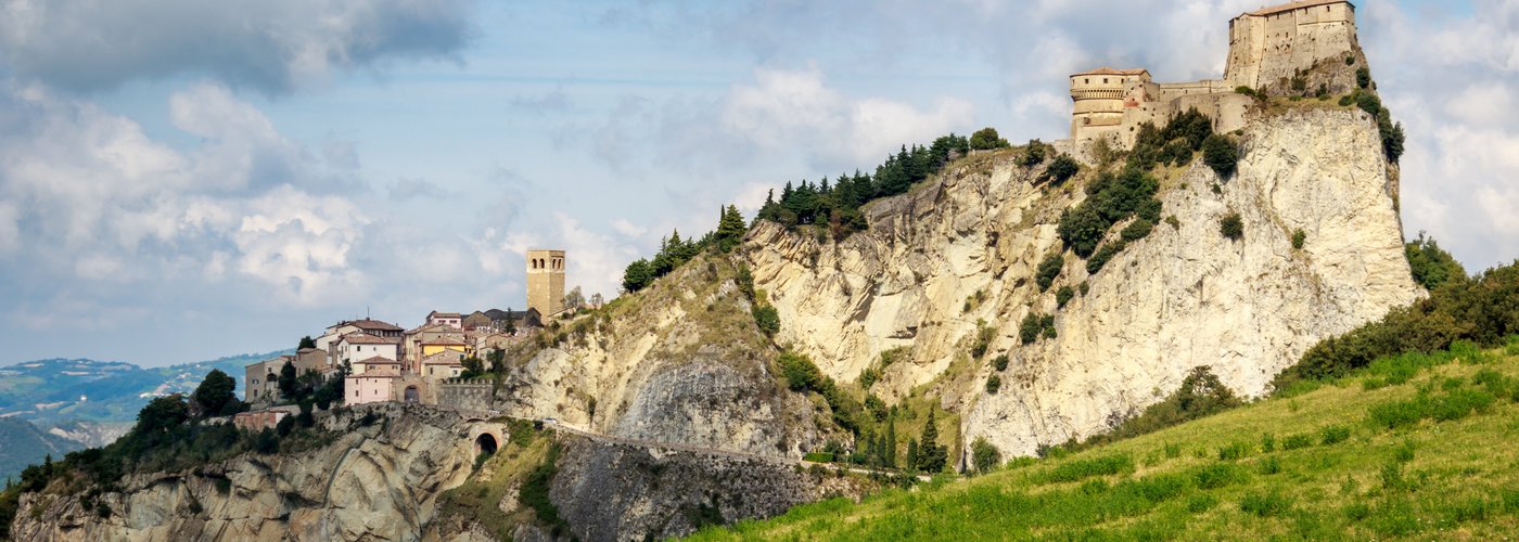 San Leo, located between San Marino, Rimini and Marche border, is just one of the magic places we will visit this Summer!