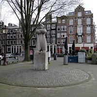 kadijksplein (the square)