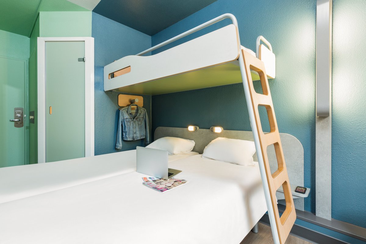 Ibis Budget Paris Porte de Montmartre Hotel : tarifs 2022 mis à jour et ...