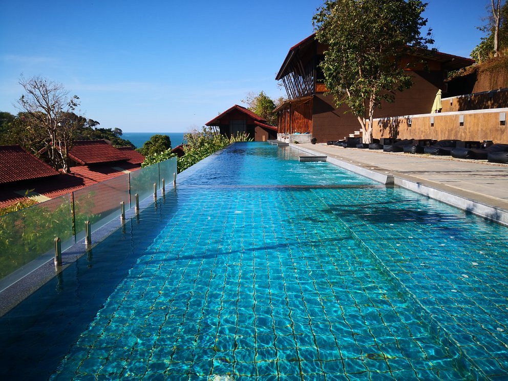 Alama Sea Village Resort โรงแรมใน เกาะลันตา