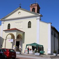 L'esterno anonimo della chiesa