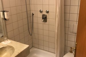 Room & Suite
