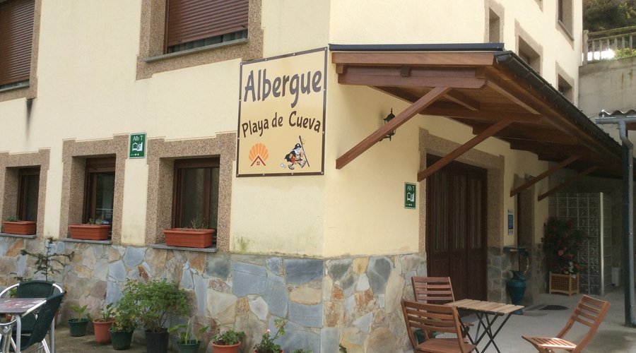 Además cuenta con un albergue