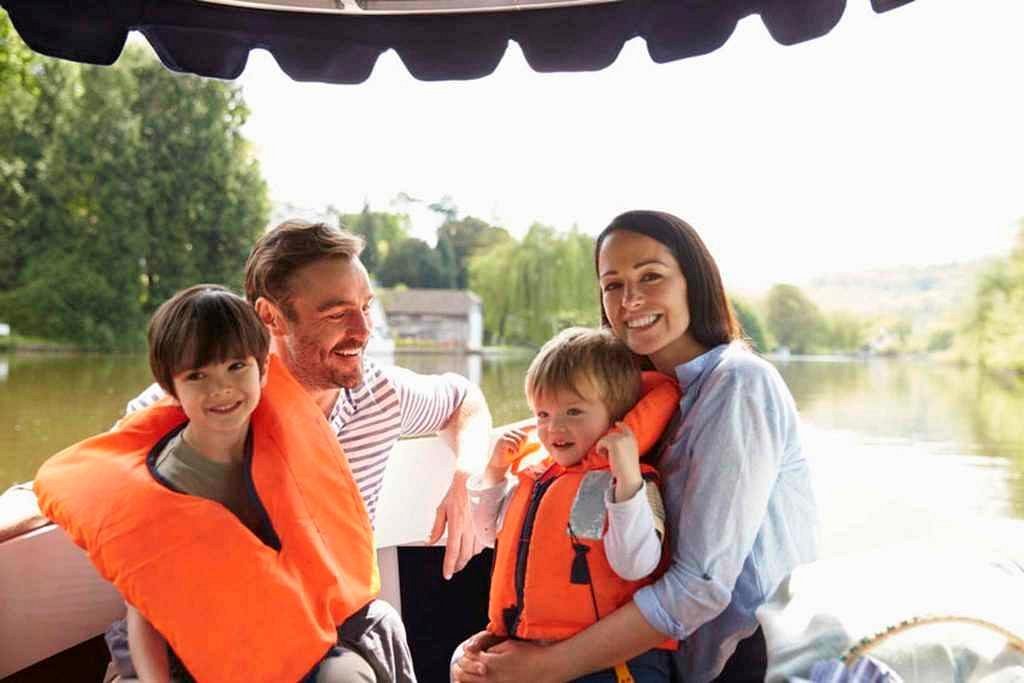 Wheelchair Accessible Pontoon Boat Chain-O-Lakes in Illinois