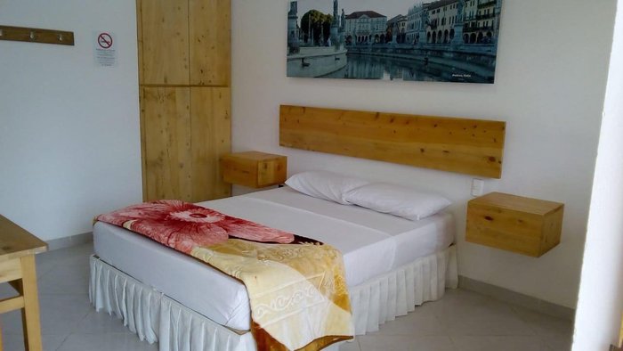 HOTEL PUERTA DEL SOL - EL SANTUARIO - Guest house Reviews (Colombia)