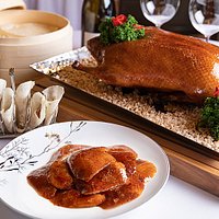 Le Chnois's Signature Menu:Pecking duck