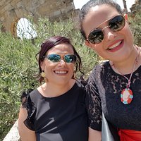 ciao in questa foto sono con mia figlia la secondo genita