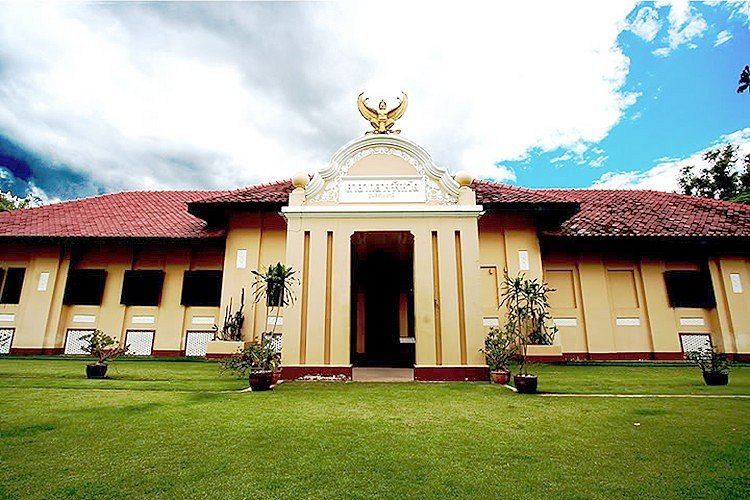 Ubon Ratchathani National Museum image