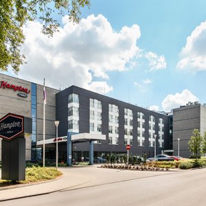 Hampton by Hilton Warsaw Airport, hotel in Warsaw