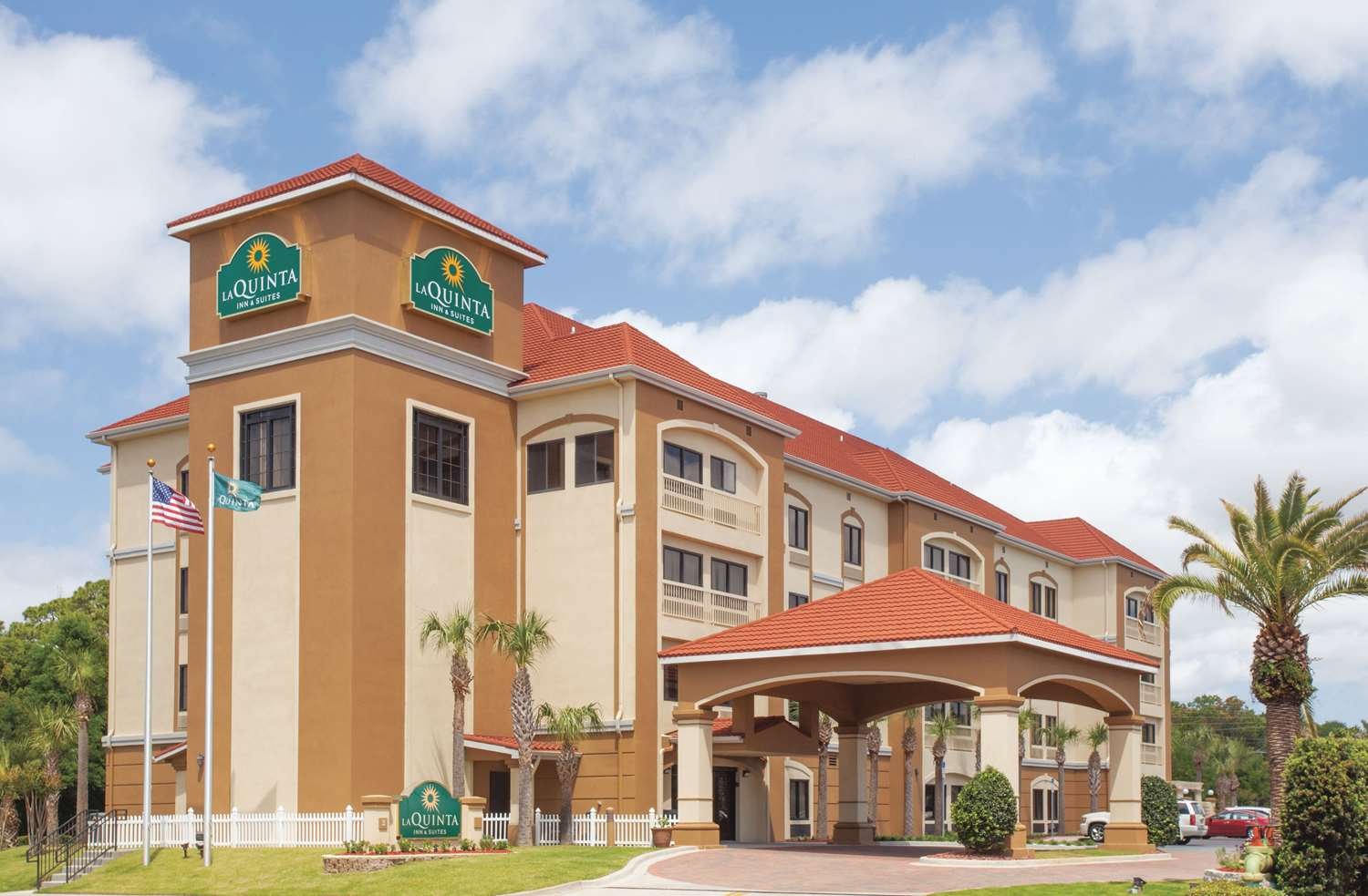 LA QUINTA INN SUITES BY WYNDHAM FORT WALTON BEACH 119 1 2 8   Exterior 