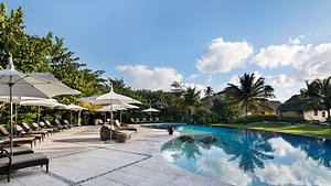 Matachica Resort in Ambergris Caye, image may contain: Resort, Hotel, Villa, Pool