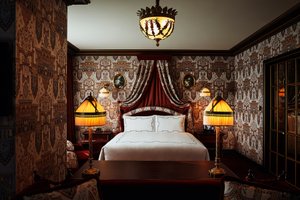 Room & Suite