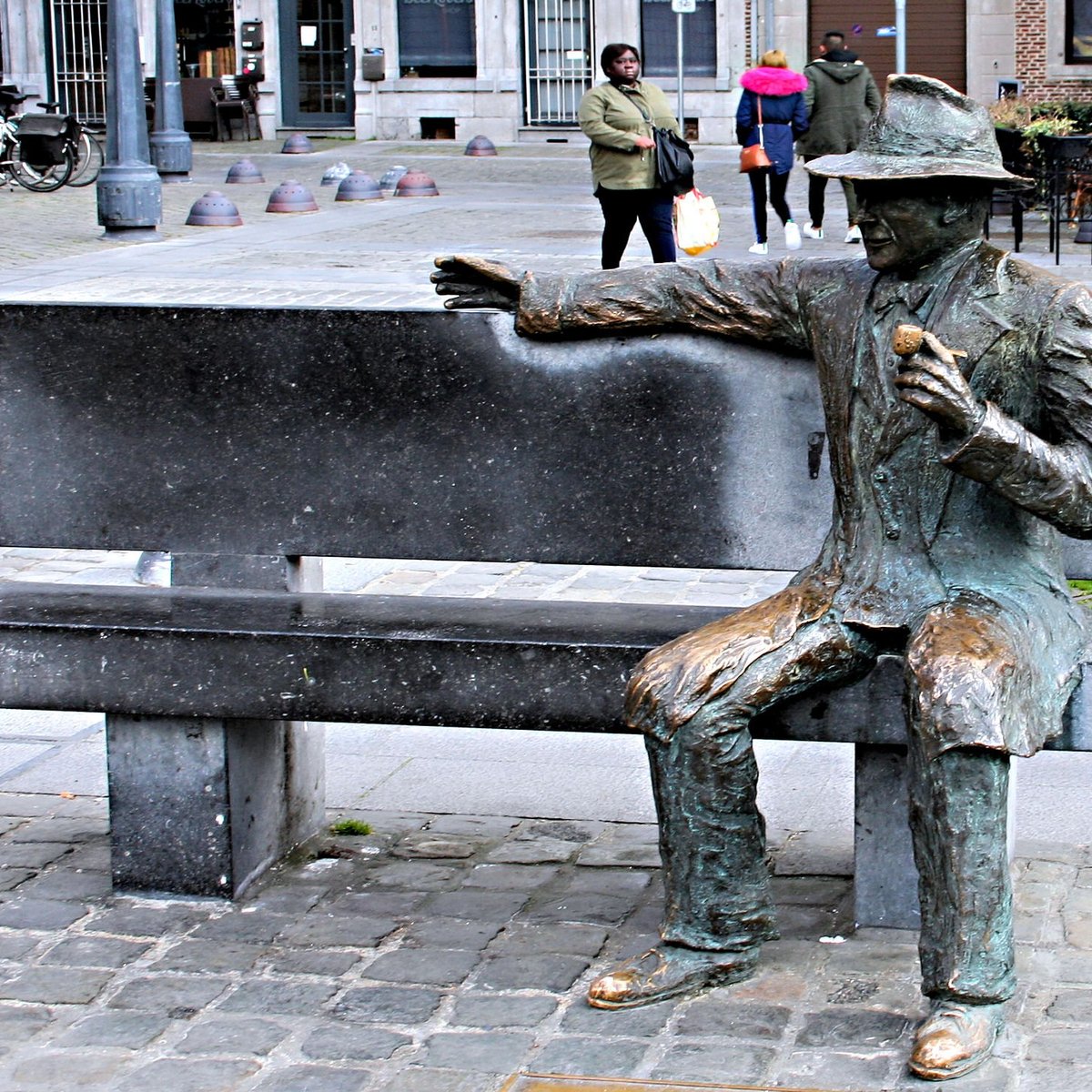 Statue de Georges Simenon, Льеж: лучшие советы перед посещением -  Tripadvisor