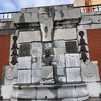 Monument to Claudio Alvargonzález