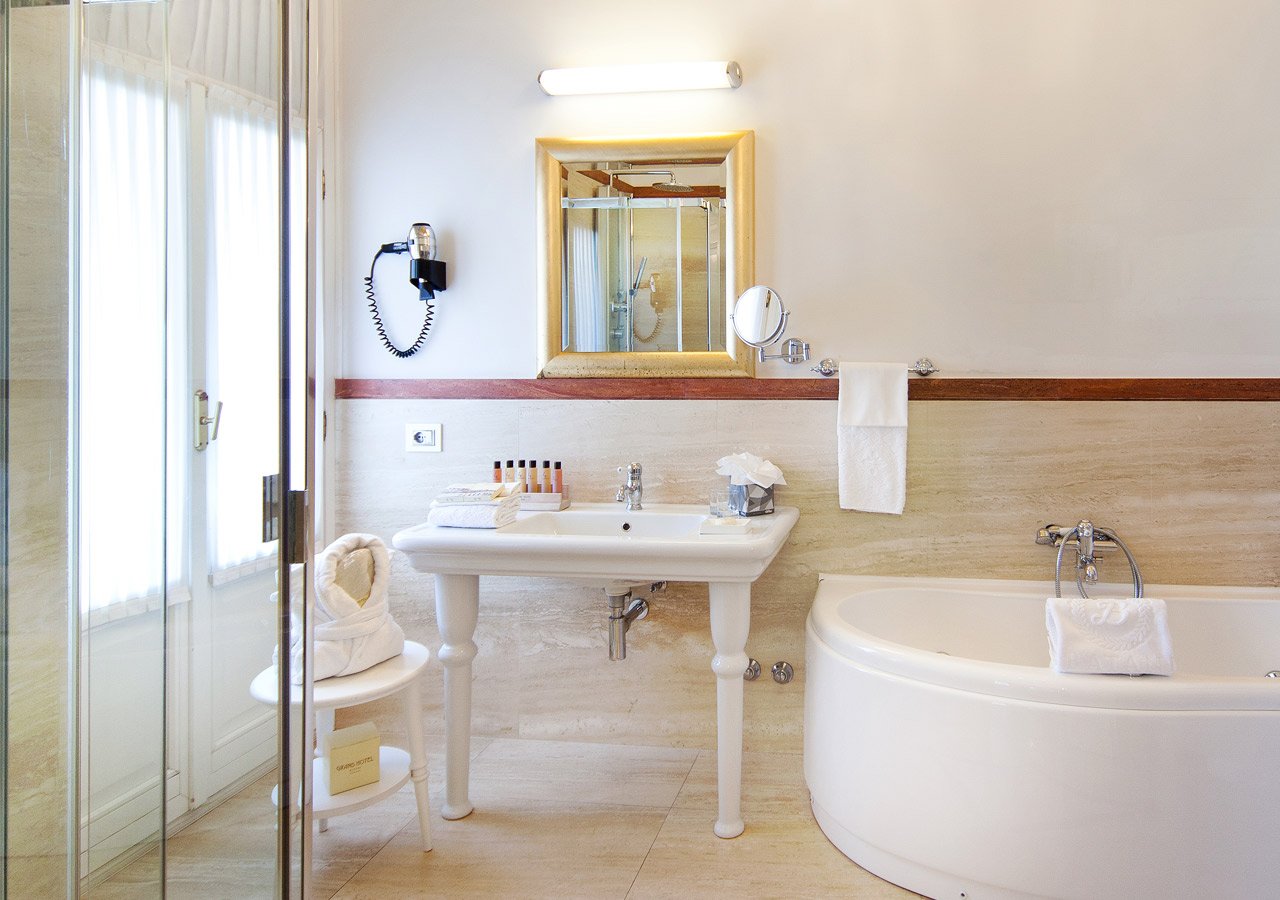 Hotel photo 1 of Grand Hotel Rimini.