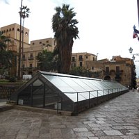 La teca con gli scavi