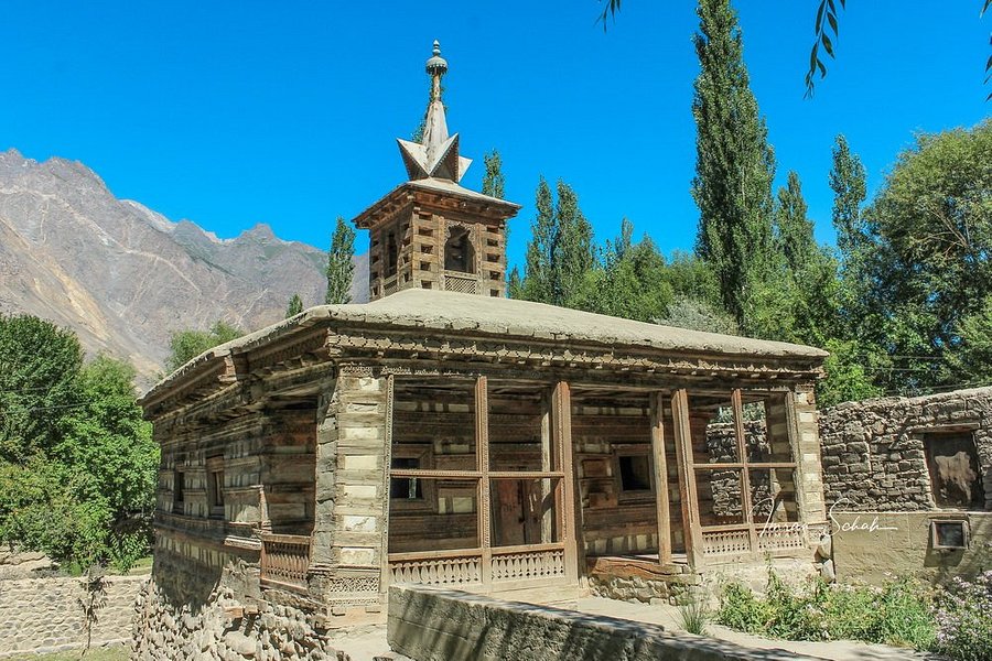 Amburiq Mosque image