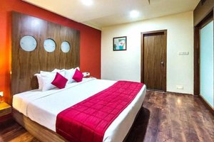 Room & Suite