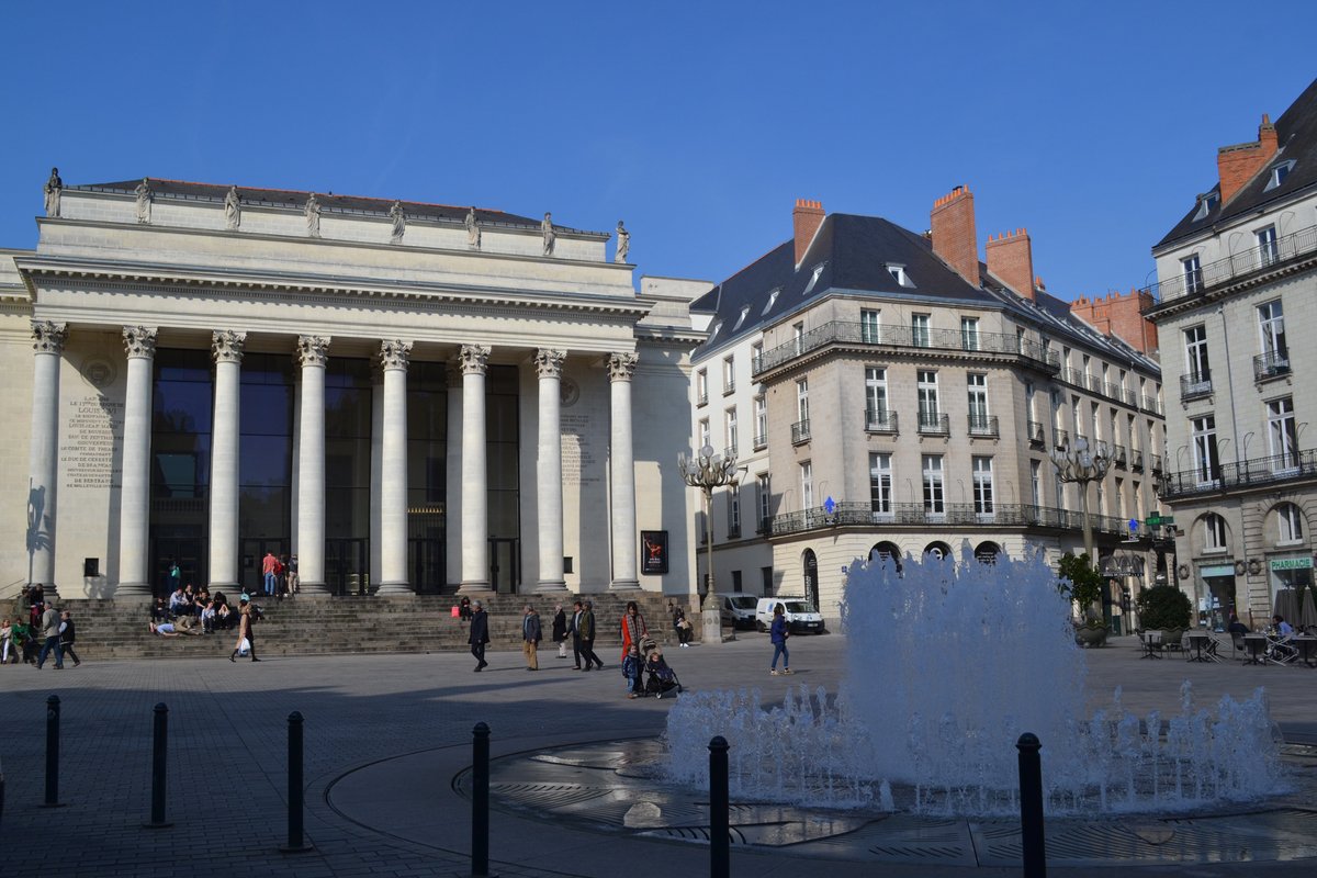 BARRIO DE GRASLIN NANTES FRANCIA