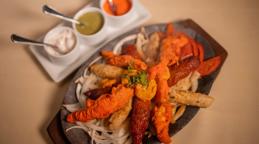 Trilogía de carnes al tandoor.