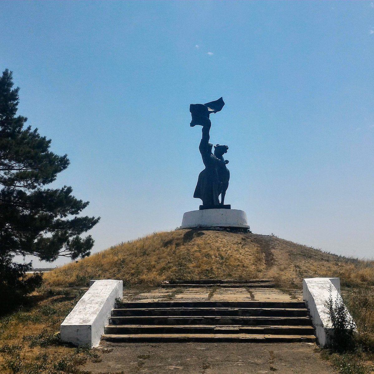 Памятник бойцам Первой Конной армии, Пролетарск: лучшие советы перед  посещением - Tripadvisor