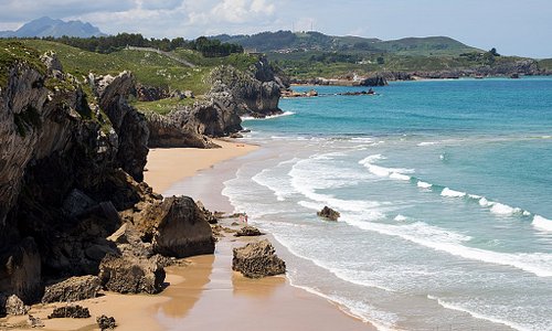The north coast of Spain often goes overlooked by British tourists - but it shouldn't. Just look at this gorgeous (and empty) beach near Llanes in Asturias!!