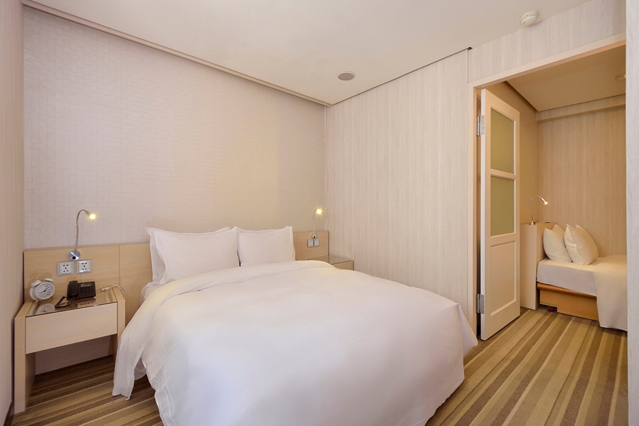 Yomi Hotel by null