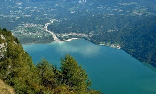 Vista sul Lago di Santa Croce