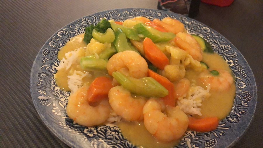 Curried king prawns
