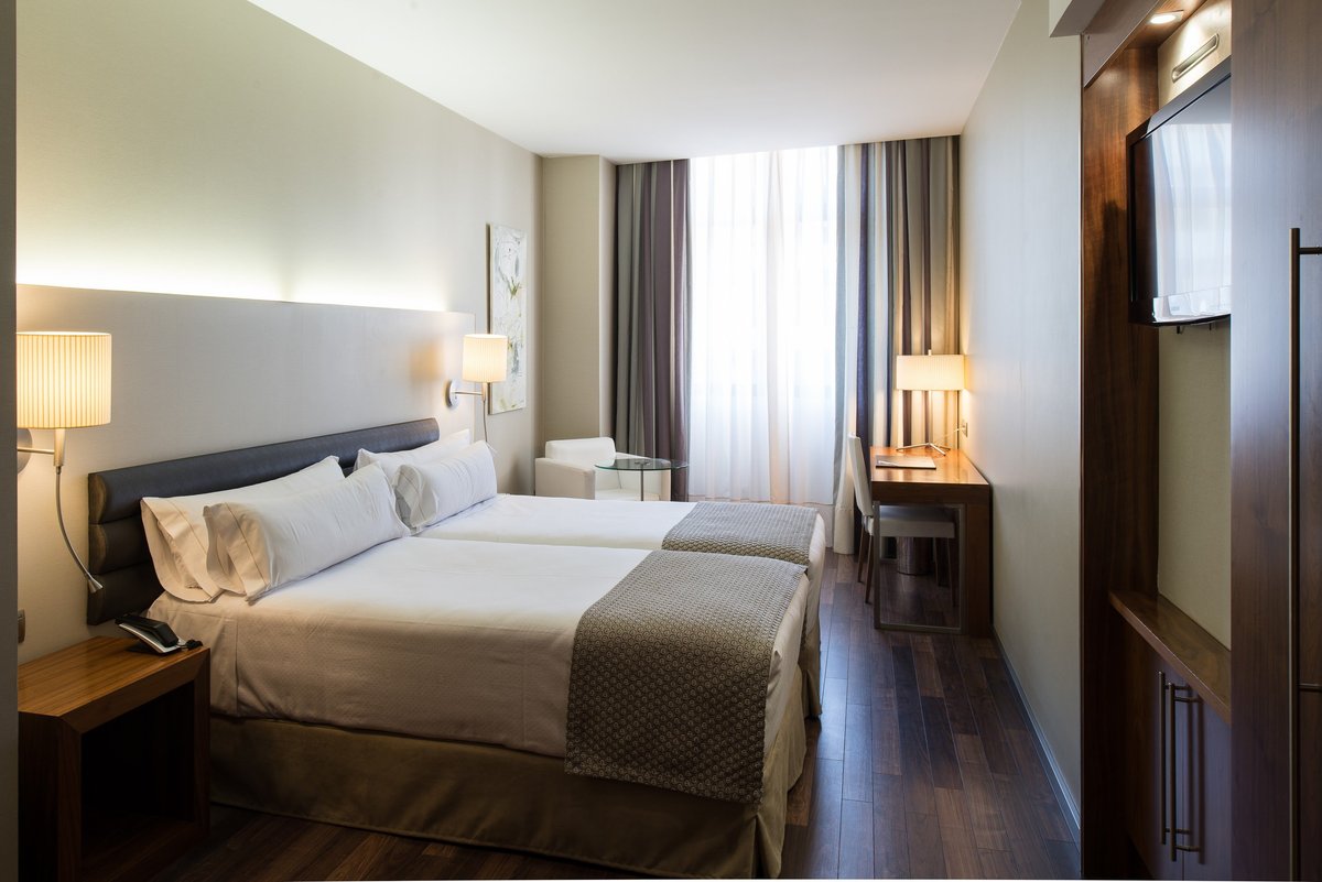 Catalonia Ramblas Rooms: Pictures & Reviews - Tripadvisor