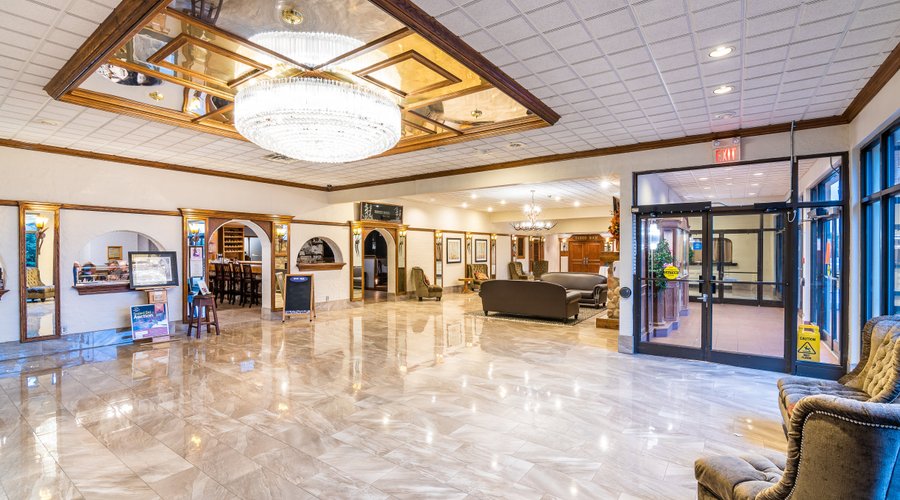 Airlane Hotel & Conference Centre main lobby