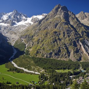 Tour Noir et Camping des Glaciers