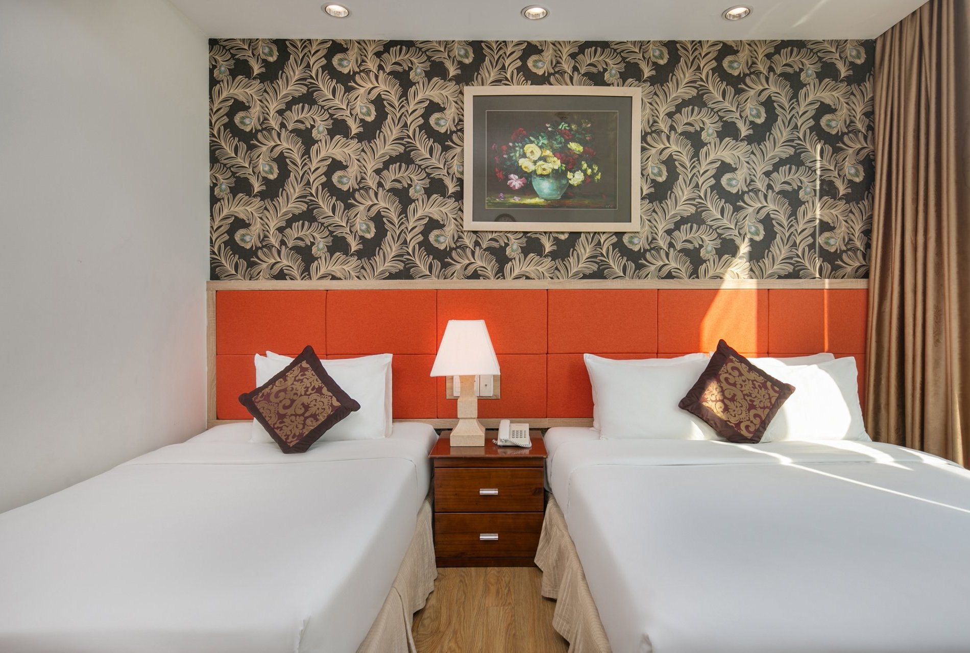 Sun River Hotel by null