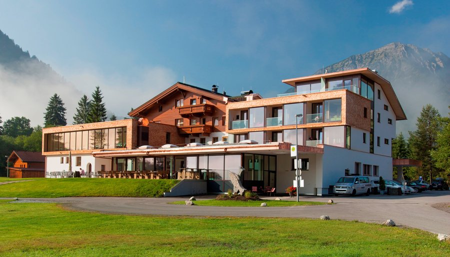 Blick auf unser Hotel vom Seeufer aus