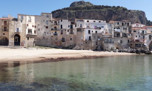 Cefalú, desde el brazo de mar