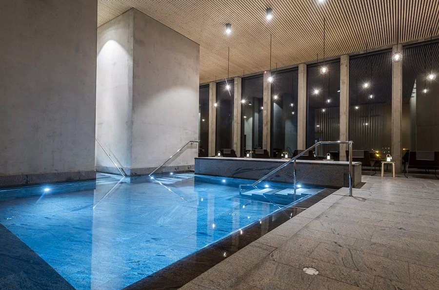 pool spa höör