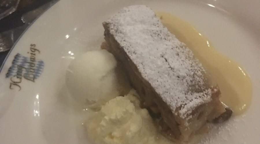 King Ludwig's Apfelstrudel 